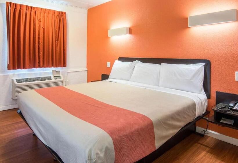 Quarto Deluxe Cama King, Motel 6 Glassboro, Nj   Rowan University
