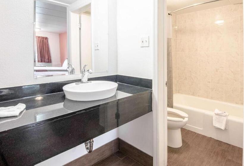 Quarto Estandar para Deficientes Físicos, Motel 6 Glassboro, Nj   Rowan University