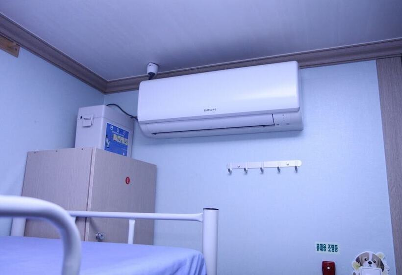 Четырехместный Номер Стандарт, Hostel Dahyun