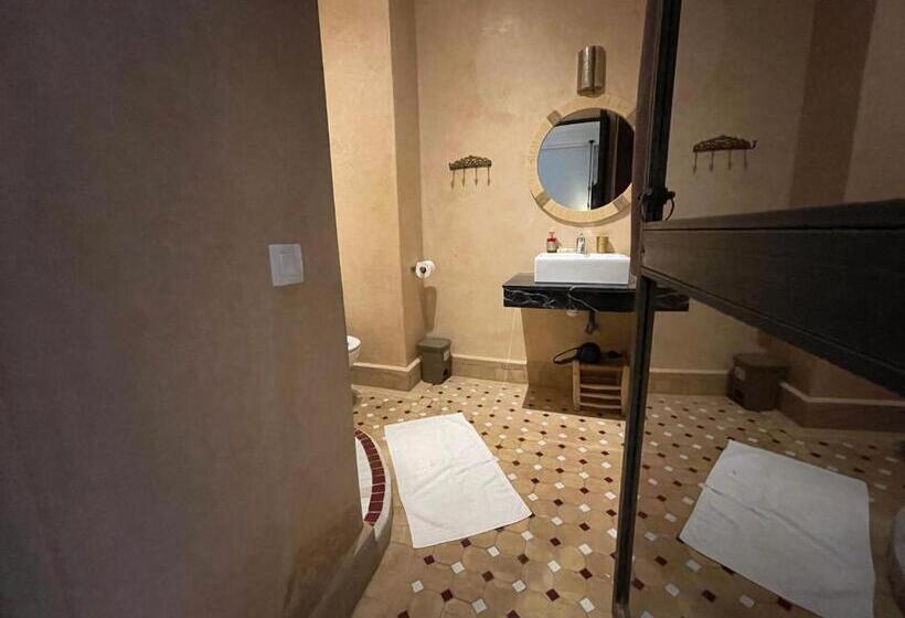 Standard Triple Room, Riad Samarine