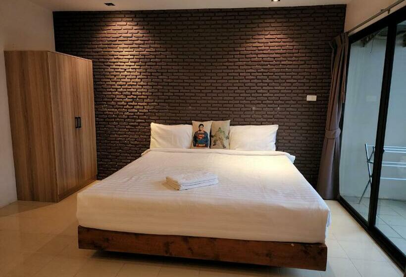 수피리어 룸, Dfeel House
