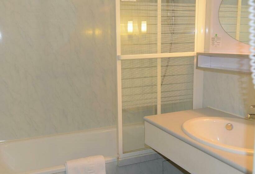 Номер Стандарт, Best Western Flers Centre Gare