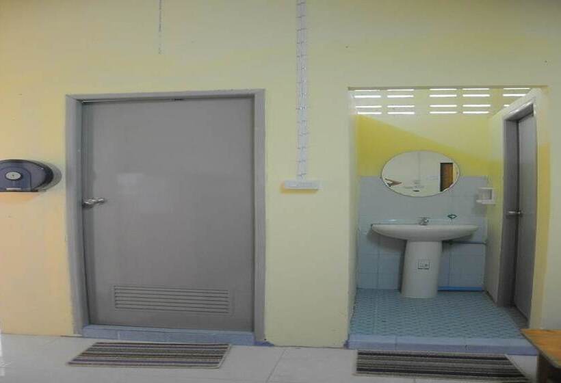 Кровать в Общей Комнате, Seventeen Hostel