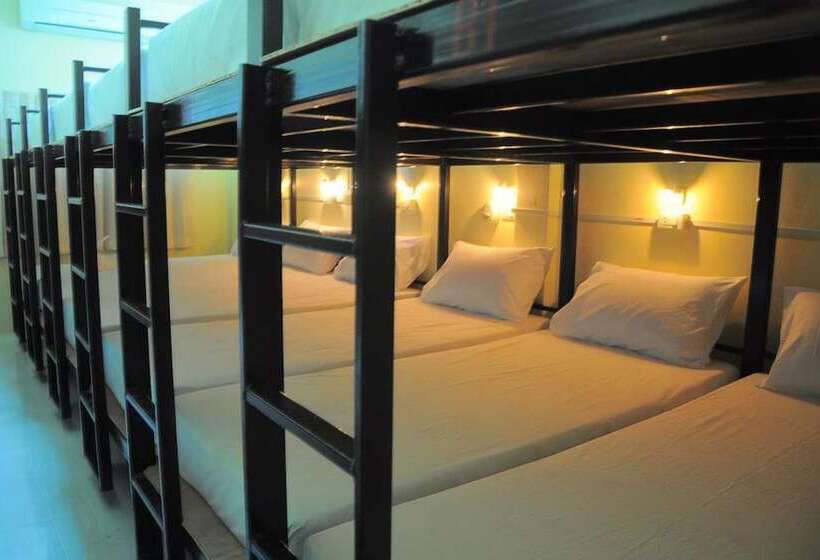 Кровать в Общей Комнате, Seventeen Hostel