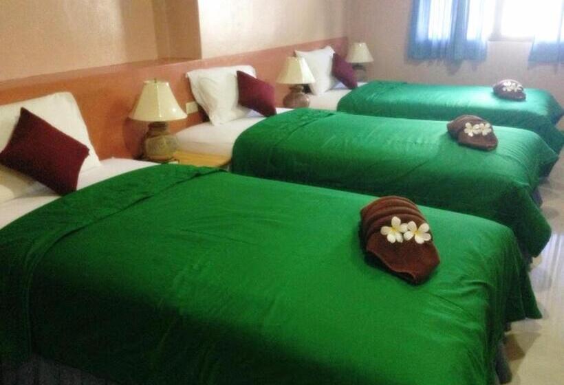 Номер Стандарт Трехместный, Silla Patong Hostel