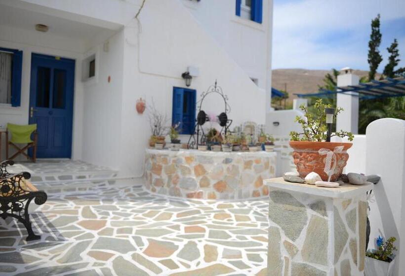 Family flat with sea view, Dora S Studios & Apartments