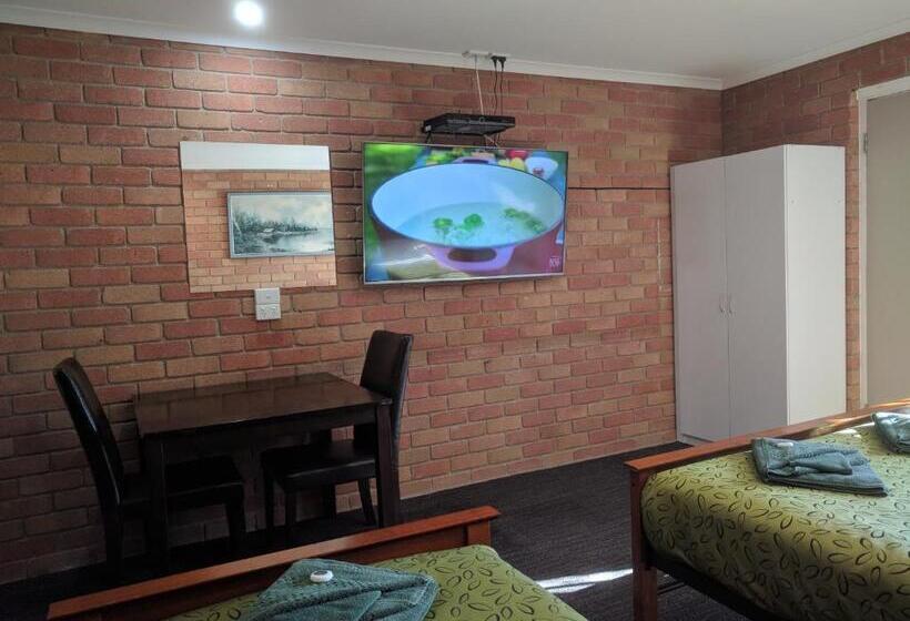수피리어 룸, Travellers Inn Kaniva