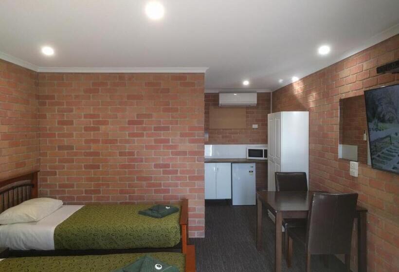 Quarto Superior, Travellers Inn Kaniva