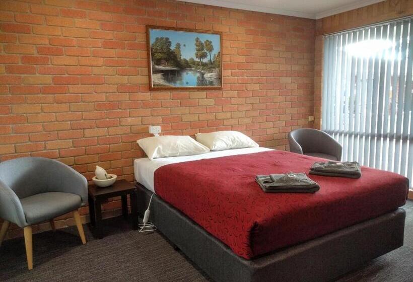 Quarto Superior, Travellers Inn Kaniva