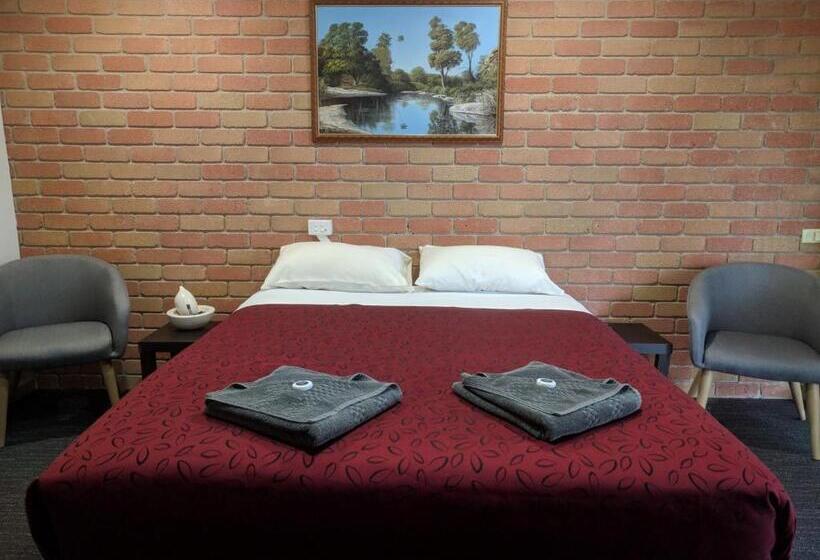 수피리어 룸, Travellers Inn Kaniva