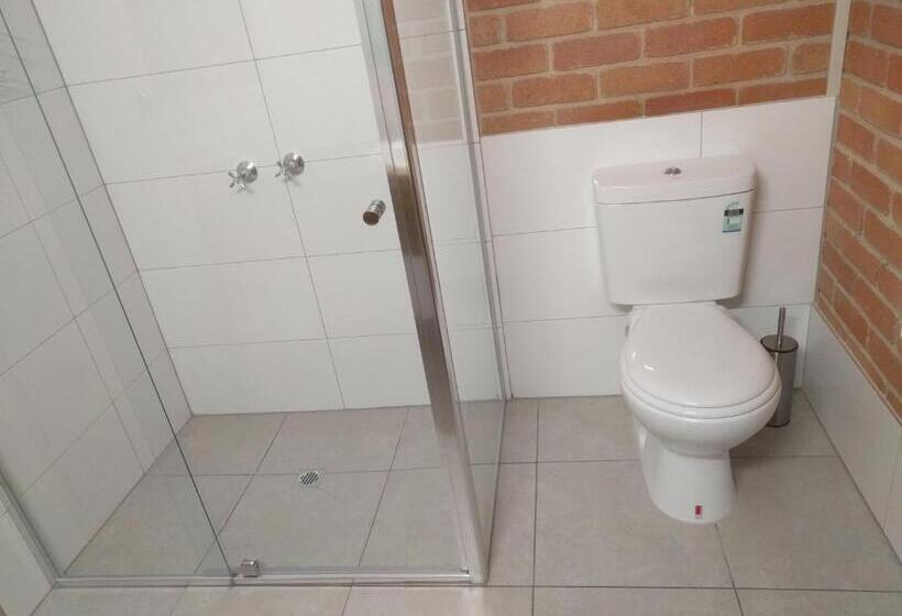 Quarto Superior, Travellers Inn Kaniva