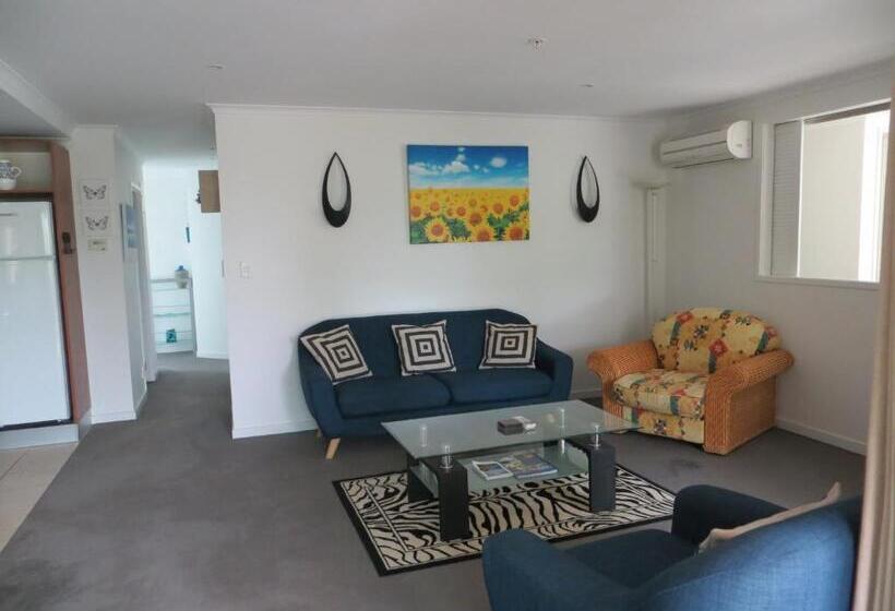 Апартаменты 1 Спальня Нижний Этаж, Cutterscove Resort Apartments