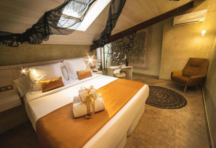 سوییت جونیور, Boutique Patio Del Posadero