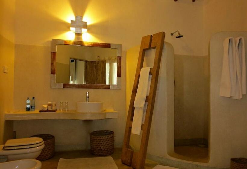 سوییت با چشم‌انداز دریا, Mawe Resort Watamu Boutique