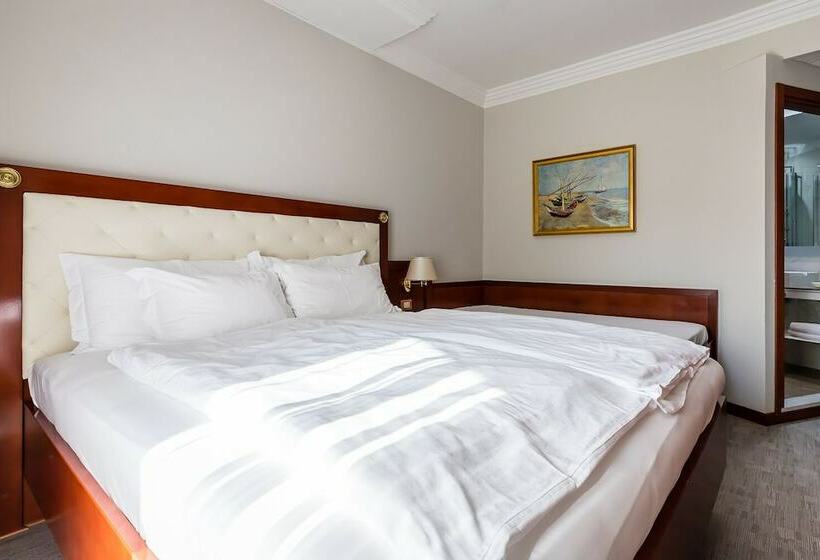 패밀리 스위트, Mediterranee Family Hotel & Spa