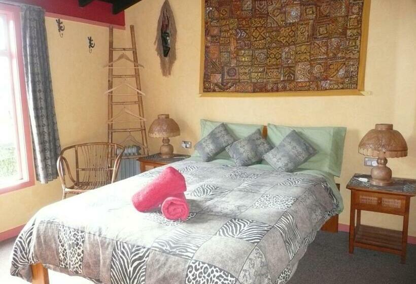Номер Стандарт Совместная Ванная, Global Village Travellers Lodge
