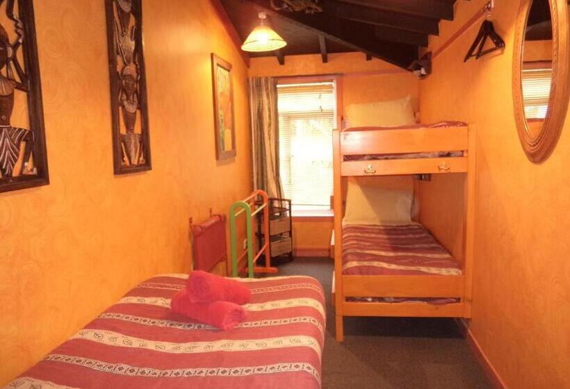 Номер Стандарт Совместная Ванная, Global Village Travellers Lodge