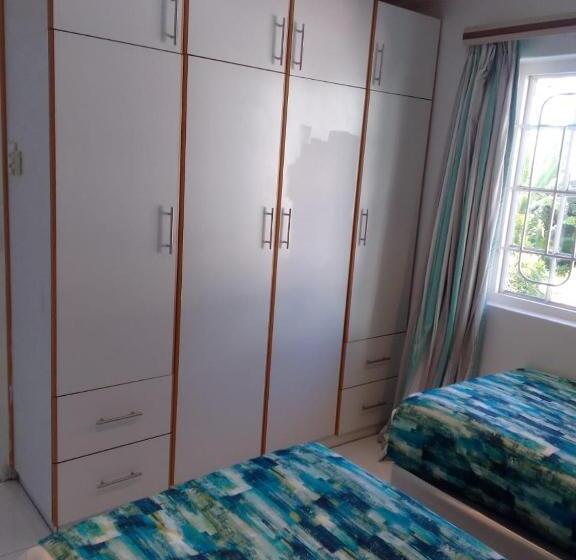 Семейный Номер, Kingston House B&b