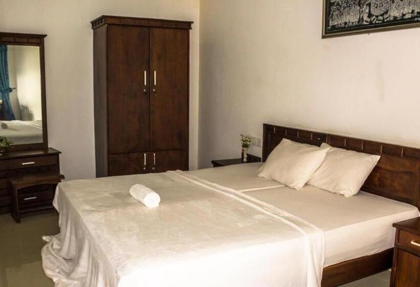 Трехместный Номер Deluxe, Serenity Lake Resort Yala