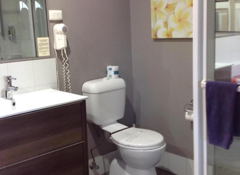 자쿠지 스위트, Avlon Gardens Motel