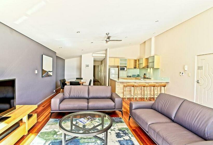 Апартаменты 2 Спальни, Central Avenue Apartments