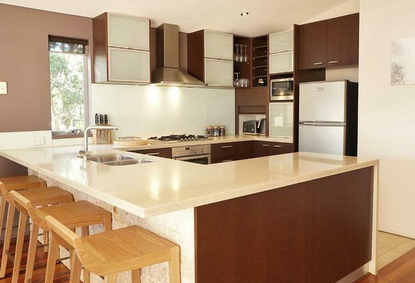 Апартаменты 2 Спальни, Central Avenue Apartments
