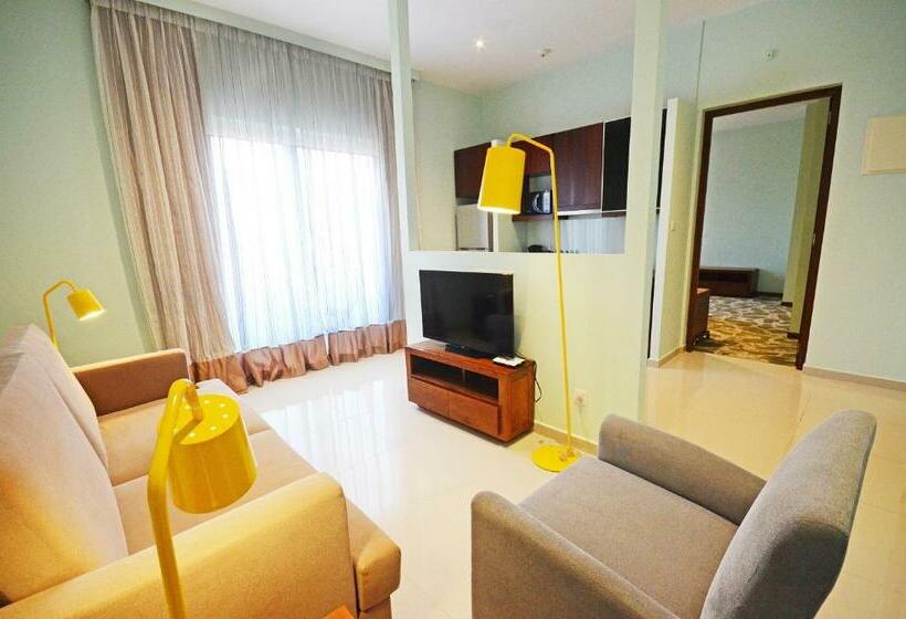 Люкс Повышенной Комфортности, Ocean Edge Suites & Hotel Colombo
