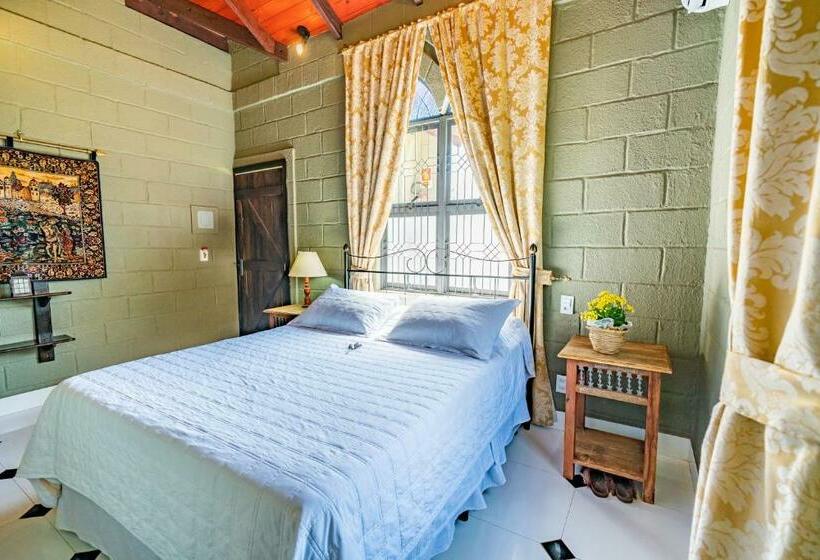 Номер Deluxe, Pousada Camelot Inn