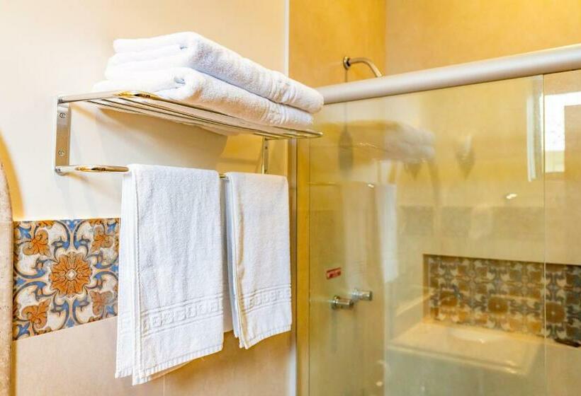 Номер Deluxe, Pousada Camelot Inn