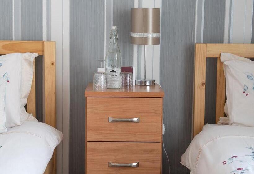 Quarto Estandar, Rosaire Guest House