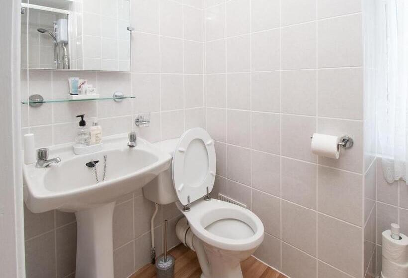 Quarto Estandar, Rosaire Guest House