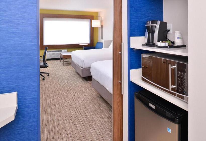 Номер Стандарт, Holiday Inn Express & Suites Madison, An Ihg