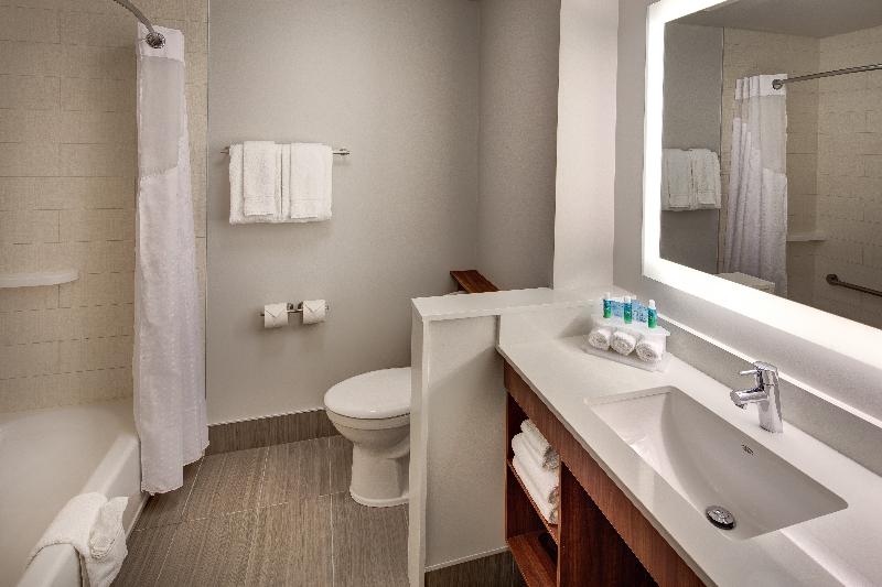 Номер Стандарт, Holiday Inn Express & Suites Terrace, An Ihg