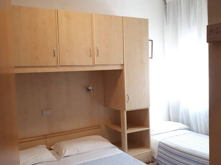 4인용 스탠다드 룸, Villa Dina