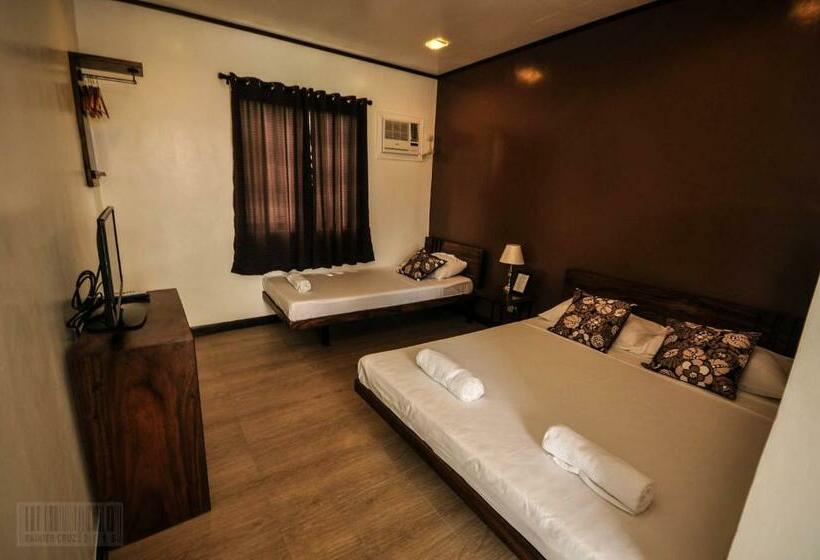Quarto Triplo Estandar com Sacada, Cleon Villas Pension
