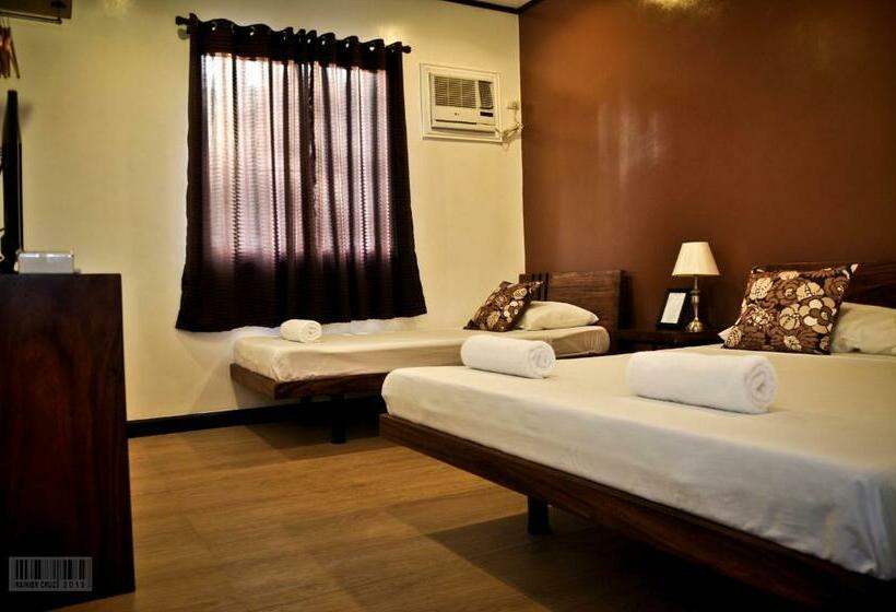 Quarto Triplo Estandar com Sacada, Cleon Villas Pension
