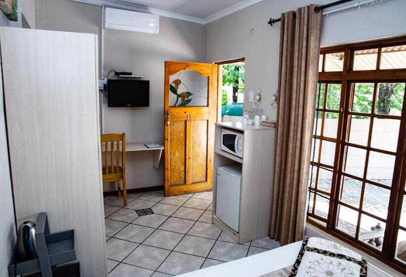 Семейный Номер, Woodpecker Guesthouse