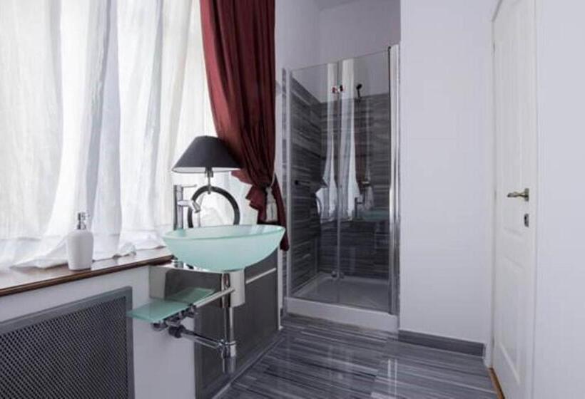 اتاق استاندارد یک نفره, Grand Boutique