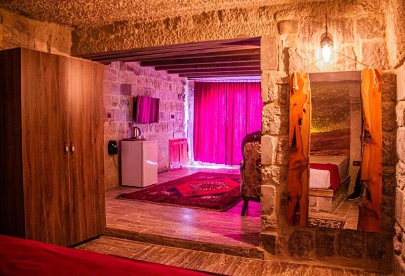 Полулюкс Вид на Сад, Junior Ottoman Cave