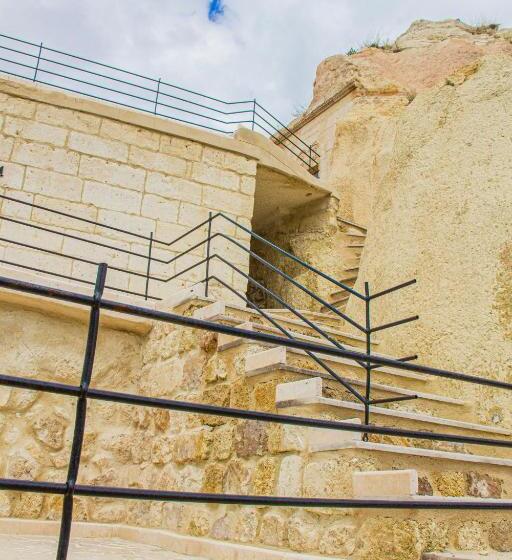 Полулюкс, Junior Ottoman Cave
