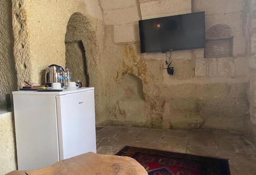 Номер Стандарт, Junior Ottoman Cave