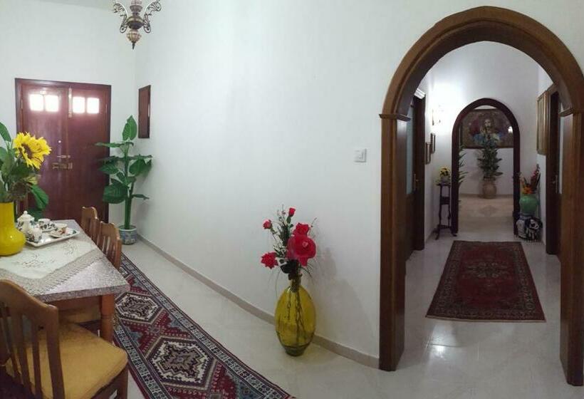 Стандартный Номер Кровать Кинг, Zia Mia B&b