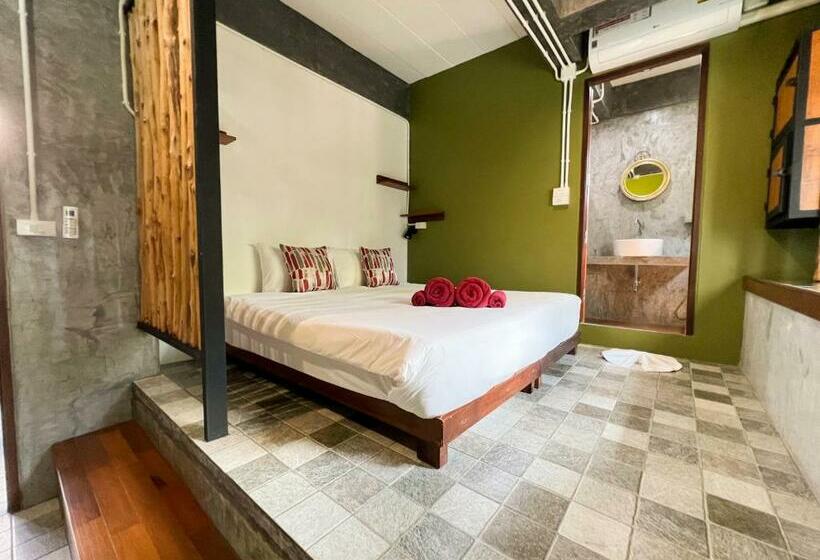 اتاق استاندارد با تخت بزرگ, Aonang Third Place Hometel