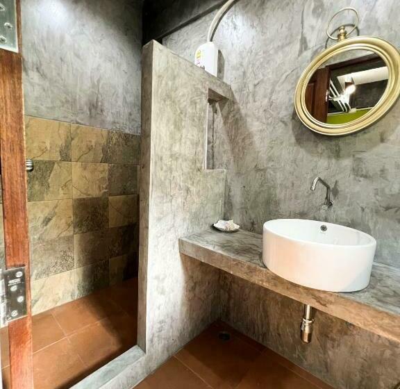 اتاق استاندارد با تخت بزرگ, Aonang Third Place Hometel