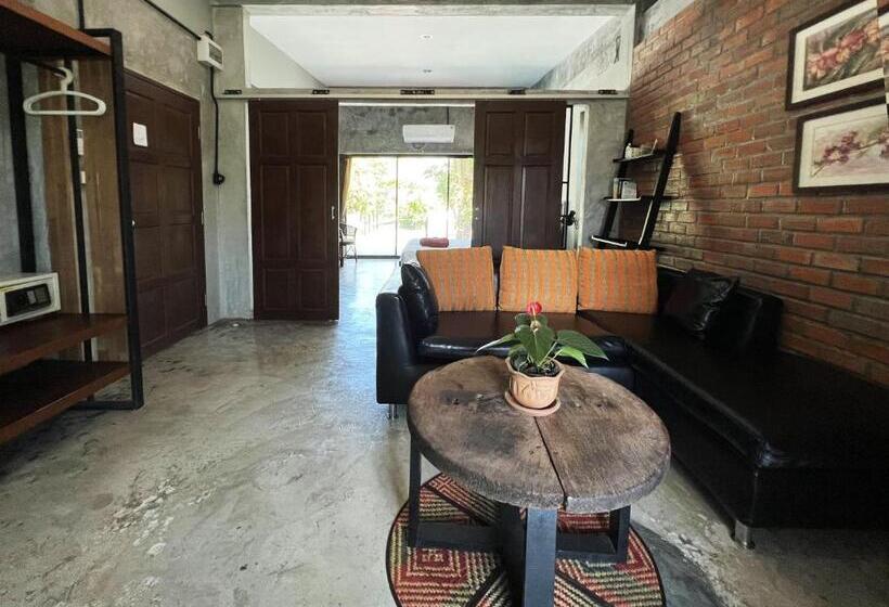 اتاق استاندارد با تخت بزرگ, Aonang Third Place Hometel