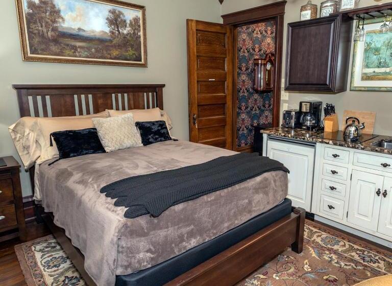 Номер Стандарт с Балконом, South Broadway Manor B&b   Near Fallingwater, Ohiopyle State Park, Hiking & Biking Trails Gap