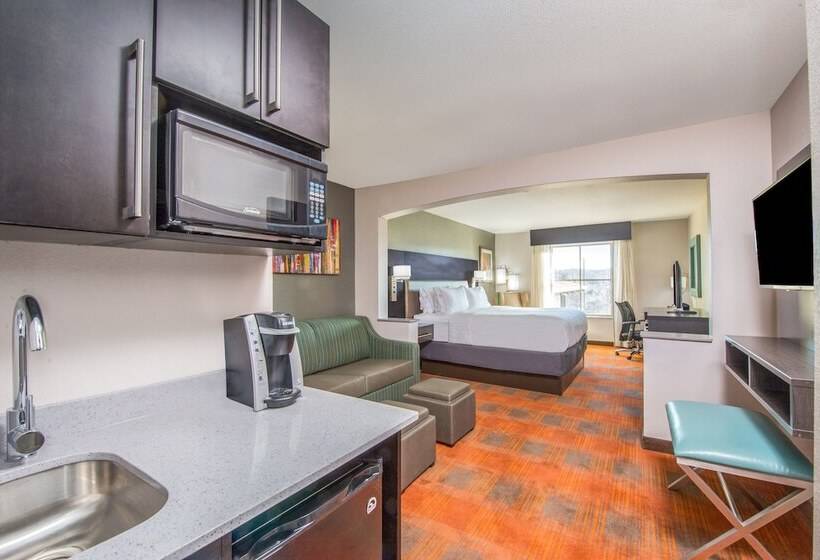 장애인을 위한 스위트, Holiday Inn Express Shawnee, An Ihg
