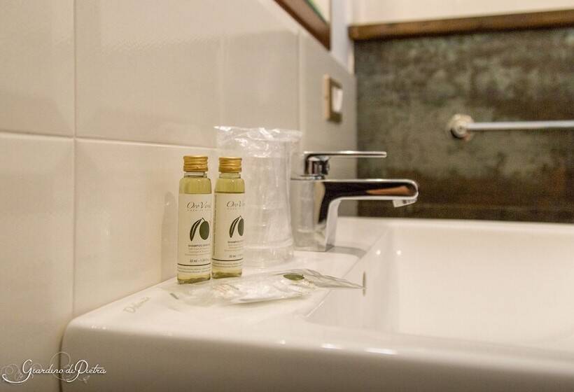舒适型房间, B&b Giardino Di Pietra