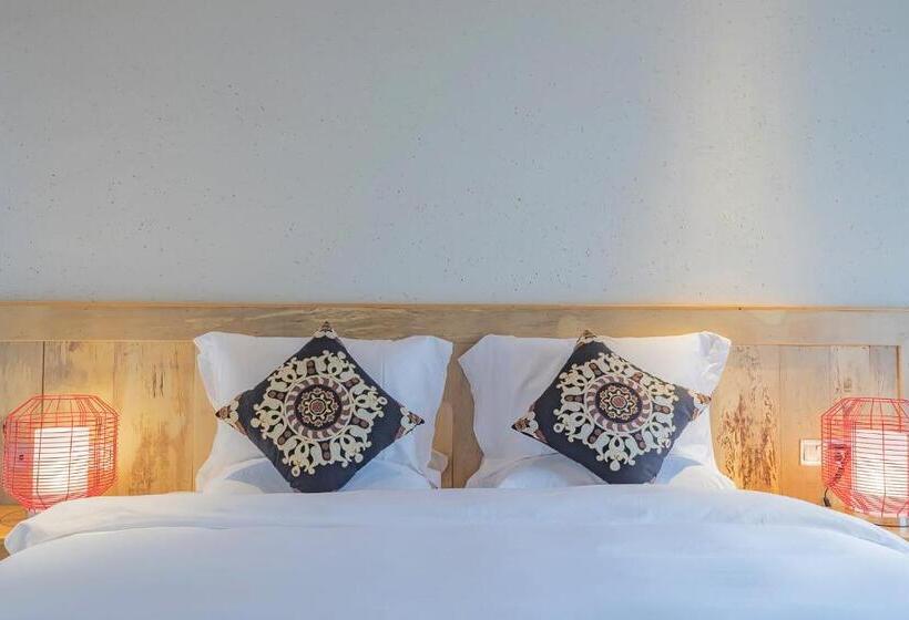 Quarto Superior, Arro Khampa By Zinc Journey Lijiang