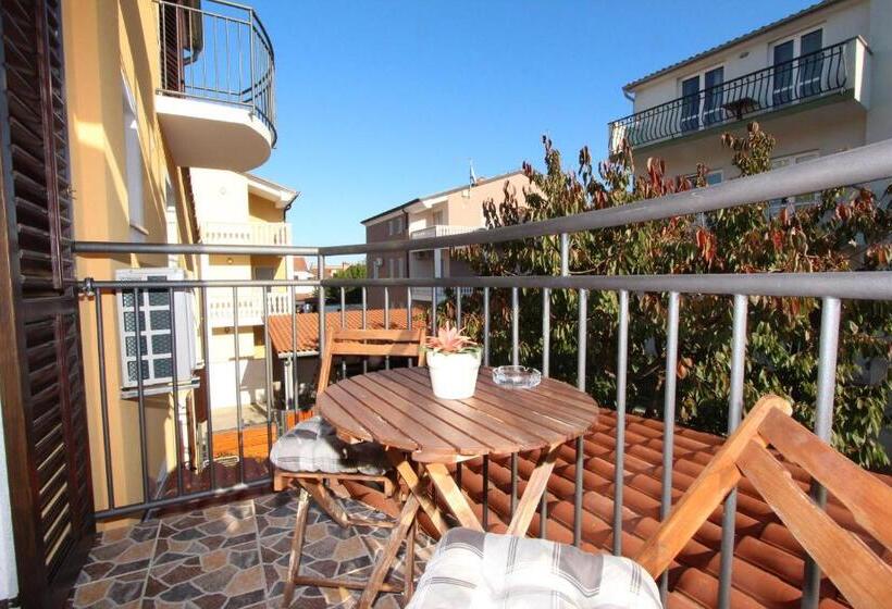 Comfort room with balcony, Rooms And Apartment Matosevic